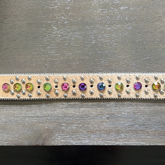 NWOT Angel Ranch Cow Hide Bling Belt - Picture 6 of 6